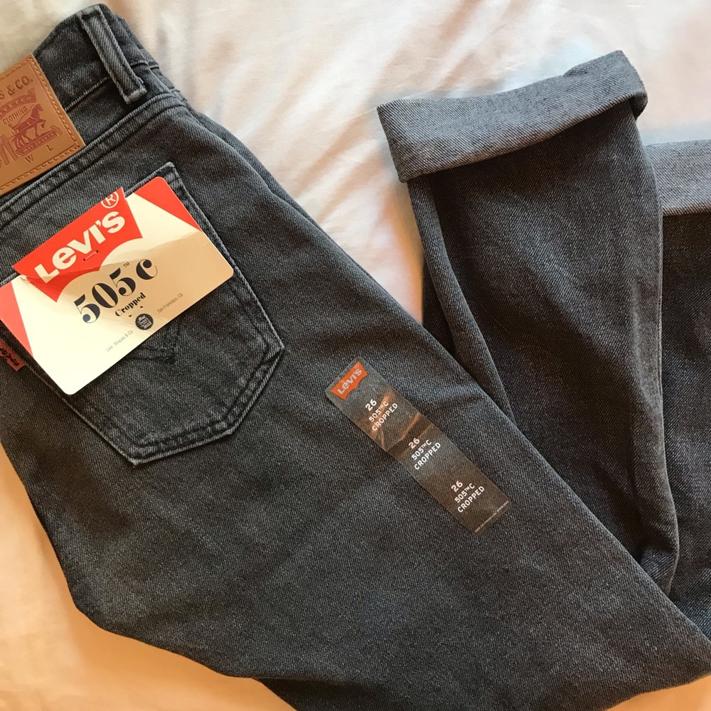 Levi High Waisted Mom Jeans